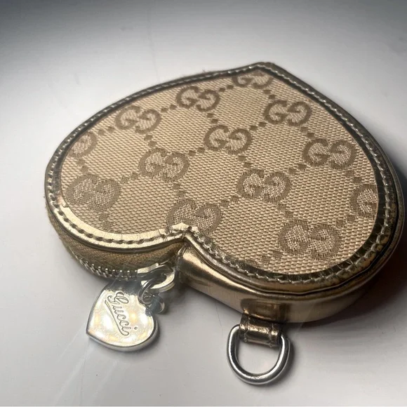 GUCCI GG Heart wallet/pouch - Picture 7 of 9